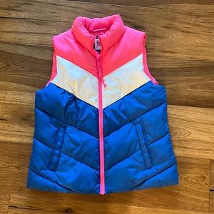 Retro Gap. Chevron Colorblock Puffer Vest
